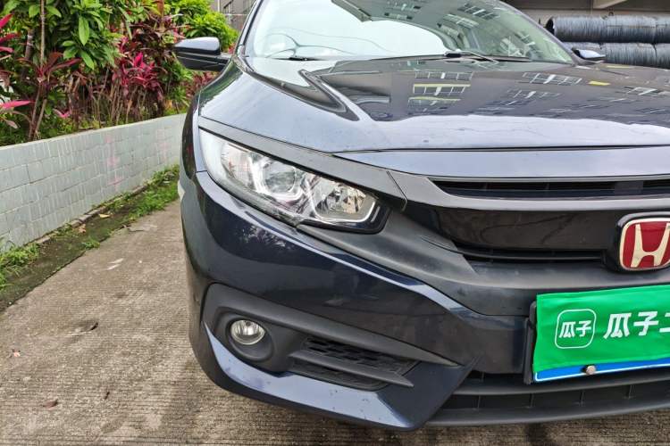 Used Honda Civic 2016 220TURBO CVT Luxury Edition Right Front Headlight