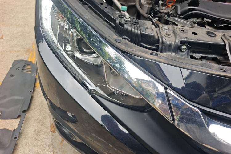 Used Honda Civic 2016 220TURBO CVT Luxury Edition Right Front Headlight