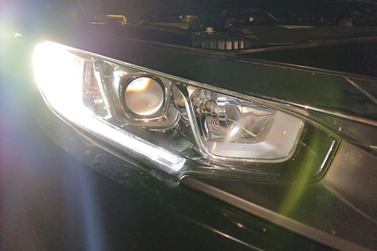 Used Honda Civic 2016 220TURBO CVT Luxury Edition Right Front Headlight
