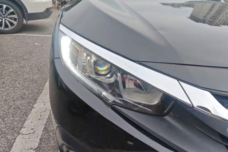 Used Honda Civic 2016 220TURBO CVT Luxury Edition Right Front Headlight