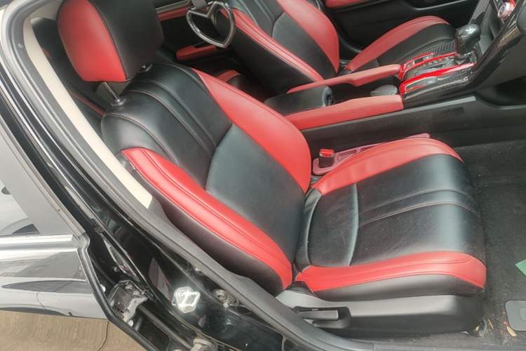 Used Honda Civic 2016 220TURBO CVT Luxury Edition Right Front Seat