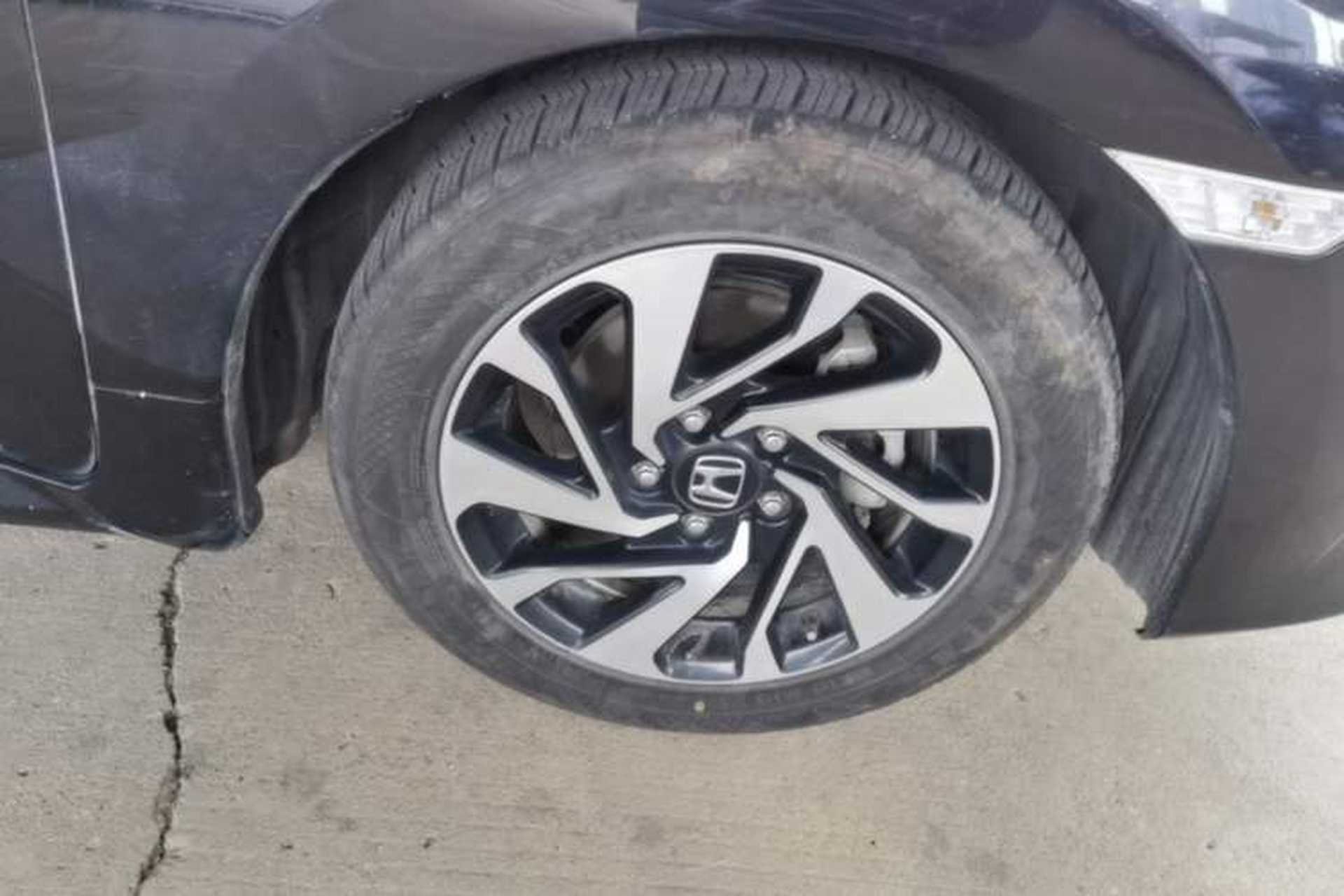 Used Honda Civic 2016 220TURBO CVT Luxury Edition Right Front Wheel Hub