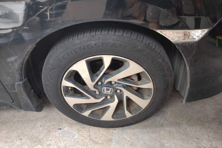 Used Honda Civic 2016 220TURBO CVT Luxury Edition Right Front Wheel Hub