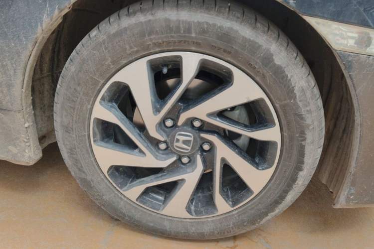 Used Honda Civic 2016 220TURBO CVT Luxury Edition Right Front Wheel Hub