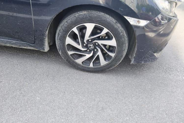 Used Honda Civic 2016 220TURBO CVT Luxury Edition Right Front Wheel Hub
