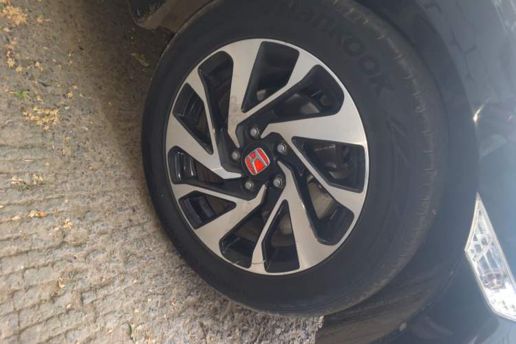 Used Honda Civic 2016 220TURBO CVT Luxury Edition Right Front Wheel Hub