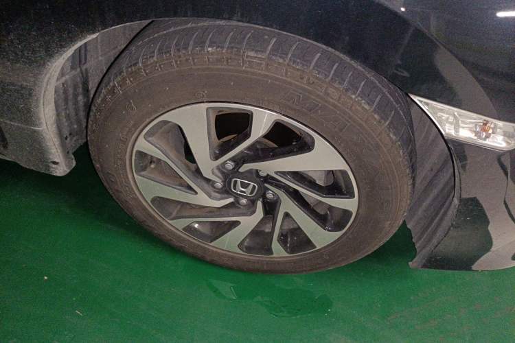 Used Honda Civic 2016 220TURBO CVT Luxury Edition Right Front Wheel Hub
