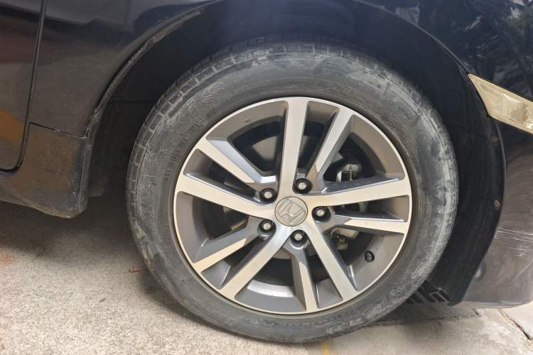Used Honda Civic 2016 220TURBO CVT Luxury Edition Right Front Wheel Hub