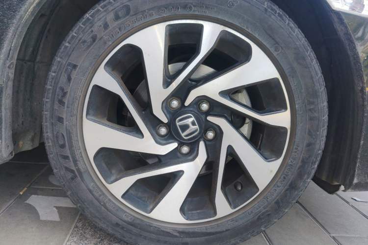 Used Honda Civic 2016 220TURBO Manual Luxury Edition Right Front Wheel Hub