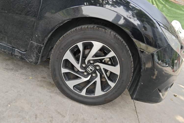 Used Honda Civic 2016 220TURBO CVT Luxury Edition Right Front Wheel Hub