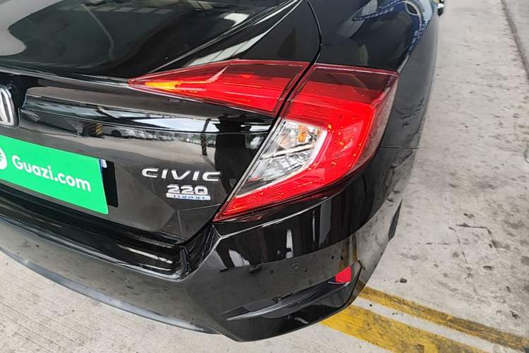 Used Honda Civic 2016 220TURBO CVT Luxury Edition Right Rear Taillight