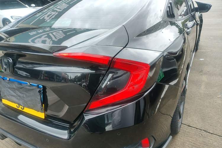 Used Honda Civic 2016 220TURBO CVT Luxury Edition Right Rear Taillight