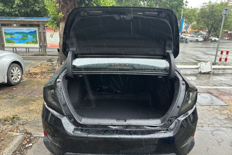 Used Honda Civic 2016 220TURBO CVT Luxury Edition Trunk