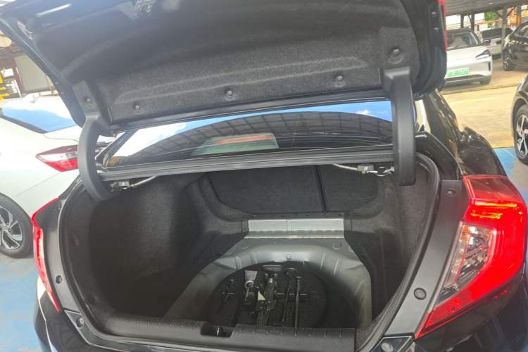 Used Honda Civic 2016 220TURBO CVT Prestige Edition Trunk