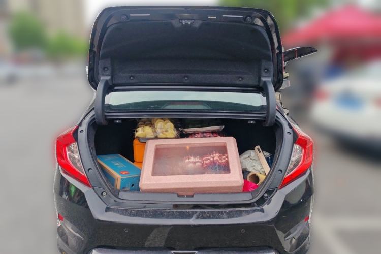 Used Honda Civic 2016 220TURBO CVT Luxury Edition Trunk