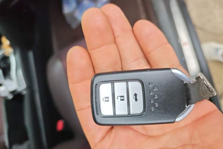 Used Honda Civic 2016 220TURBO Manual Luxury Edition Vehicle Key
