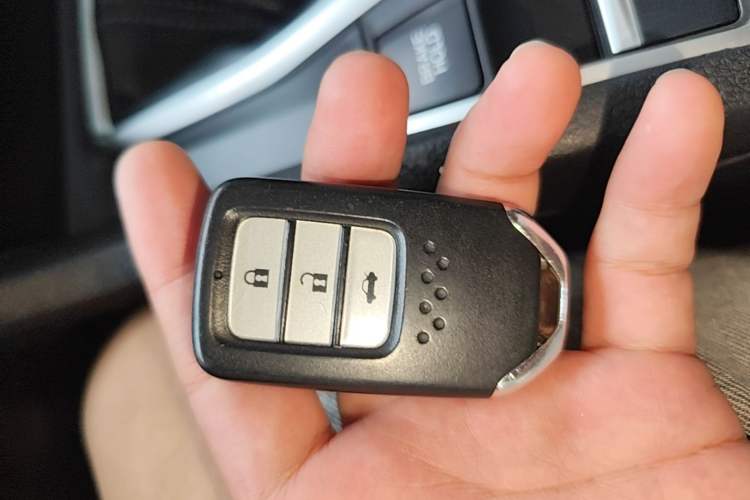 Used Honda Civic 2016 220TURBO CVT Luxury Edition Vehicle Key