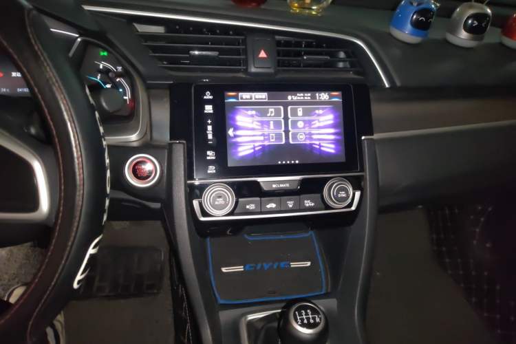 Used Honda Civic 2016 220TURBO Manual Luxury Edition Audio And AC Panel