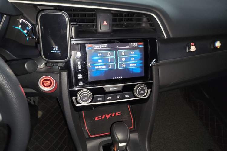 Used Honda Civic 2016 220TURBO CVT Luxury Edition Audio And AC Panel