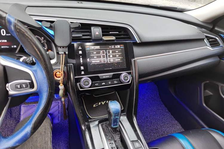 Used Honda Civic 2016 220TURBO CVT Luxury Edition Audio And AC Panel