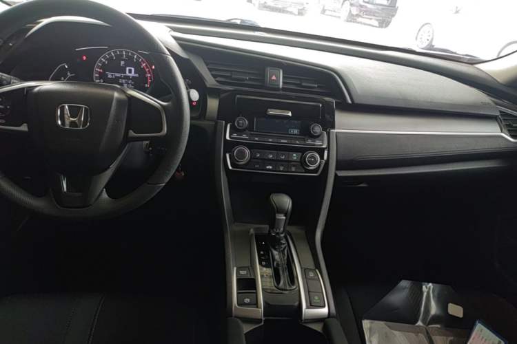 Used Honda Civic 2016 180TURBO CVT Comfort Version Audio And AC Panel