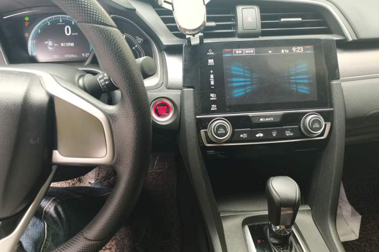 Used Honda Civic 2016 220TURBO CVT Luxury Edition Audio And AC Panel
