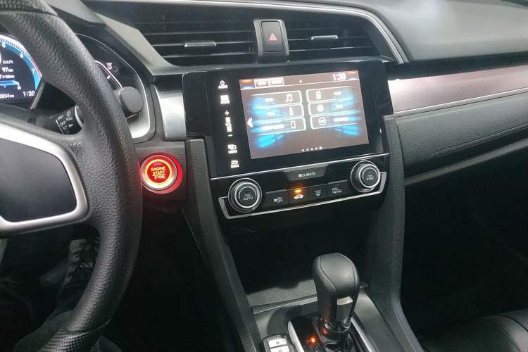 Used Honda Civic 2016 220TURBO CVT Luxury Edition Audio And AC Panel