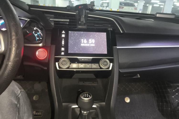 Used Honda Civic 2016 220TURBO Manual Luxury Edition Audio And AC Panel