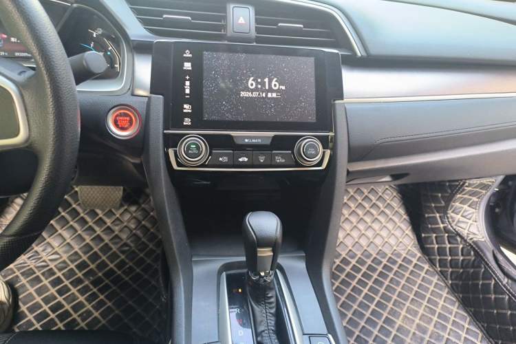 Used Honda Civic 2016 220TURBO CVT Luxury Edition Audio And AC Panel