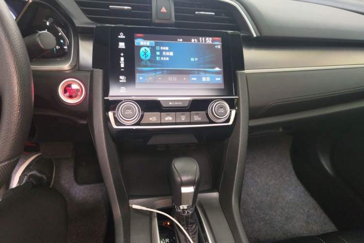 Used Honda Civic 2016 220TURBO CVT Luxury Edition Audio And AC Panel