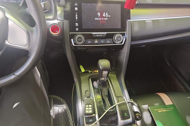 Used Honda Civic 2016 220TURBO CVT Luxury Edition Audio And AC Panel
