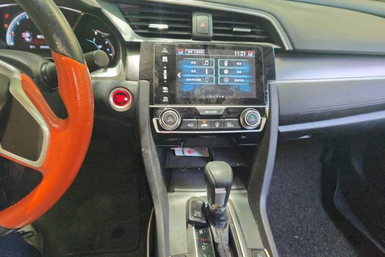 Used Honda Civic 2016 220TURBO CVT Luxury Edition Audio And AC Panel