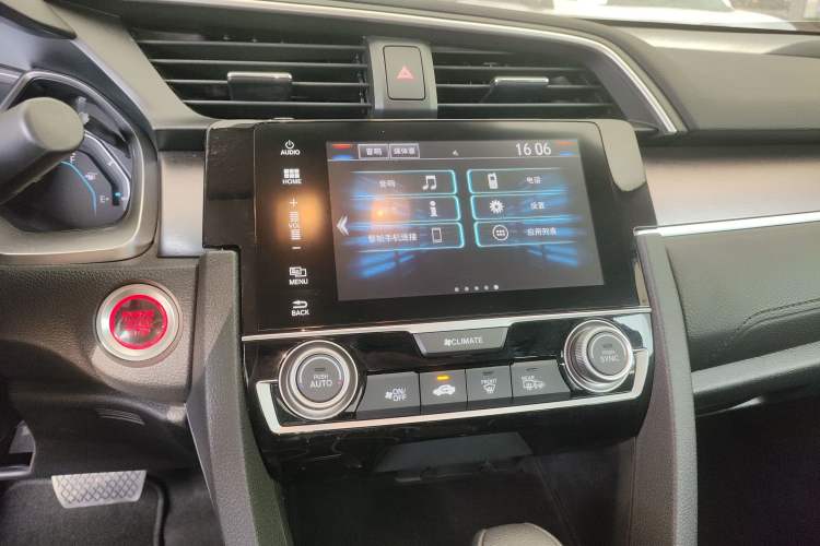 Used Honda Civic 2016 220TURBO CVT Luxury Edition Audio And AC Panel