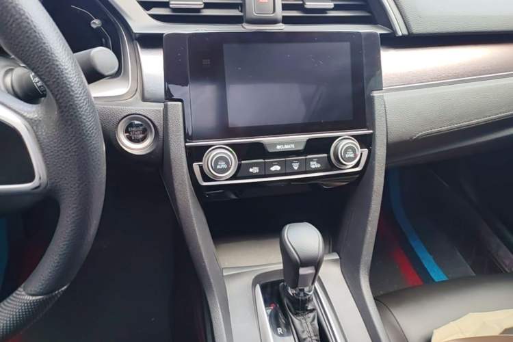 Used Honda Civic 2016 220TURBO CVT Luxury Edition Audio And AC Panel