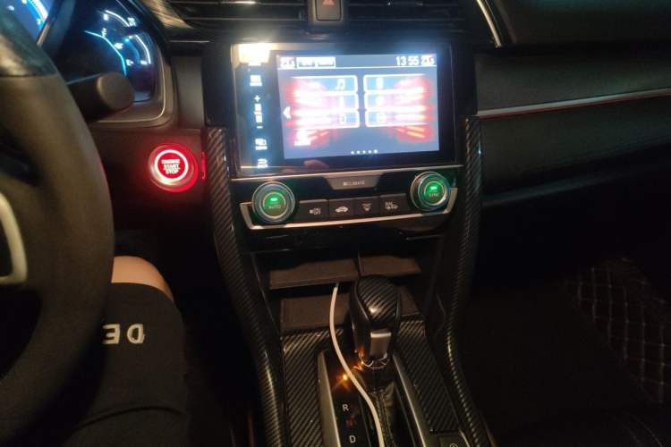 Used Honda Civic 2016 220TURBO CVT Luxury Edition Audio And AC Panel