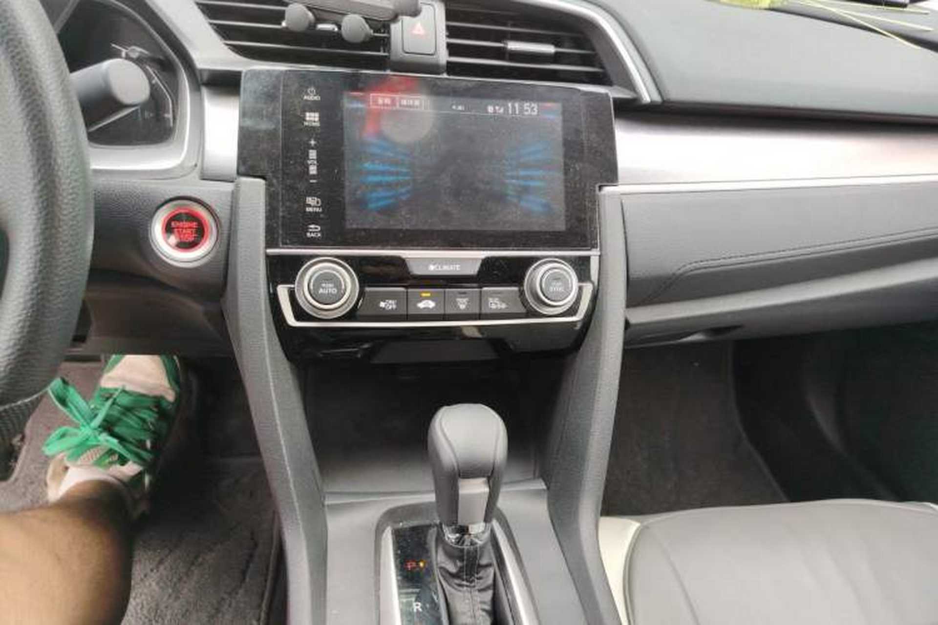 Used Honda Civic 2016 220TURBO CVT Luxury Edition Audio And AC Panel