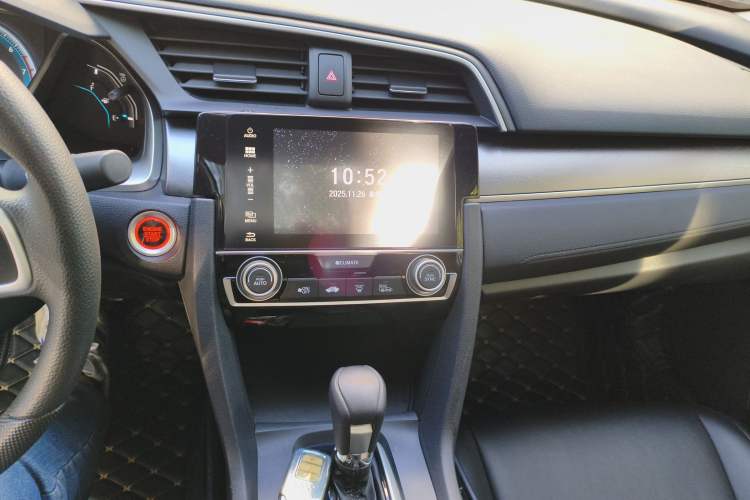 Used Honda Civic 2016 220TURBO CVT Luxury Edition Audio And AC Panel