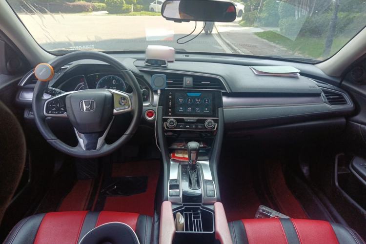 Used Honda Civic 2016 220TURBO CVT Luxury Edition Center Console