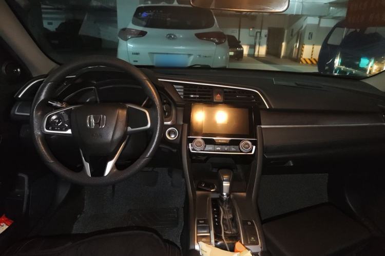 Used Honda Civic 2016 220TURBO CVT Luxury Edition Center Console