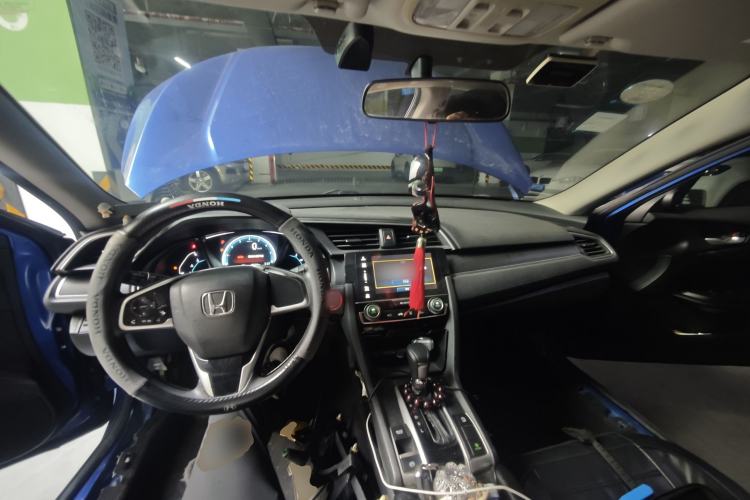 Used Honda Civic 2016 220TURBO CVT Luxury Edition Center Console