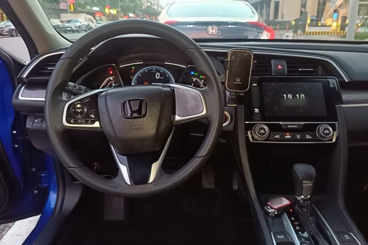 Used Honda Civic 2016 220TURBO CVT Luxury Edition Center Console