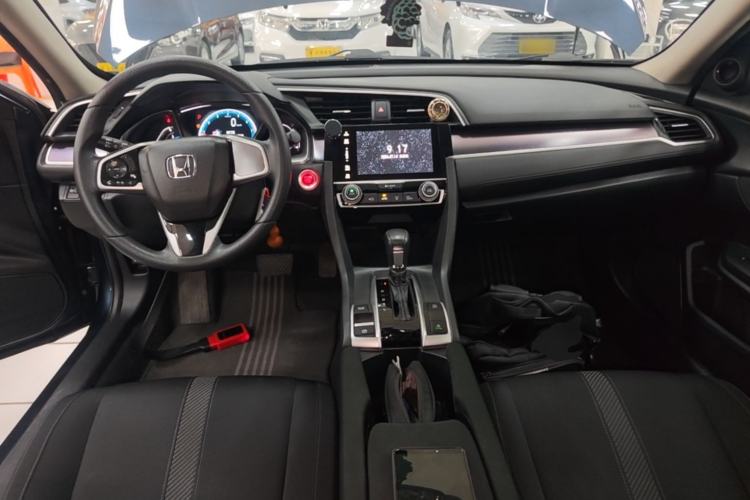 Used Honda Civic 2016 220TURBO CVT Luxury Edition Center Console