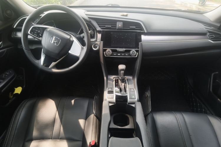 Used Honda Civic 2016 220TURBO CVT Luxury Edition Center Console