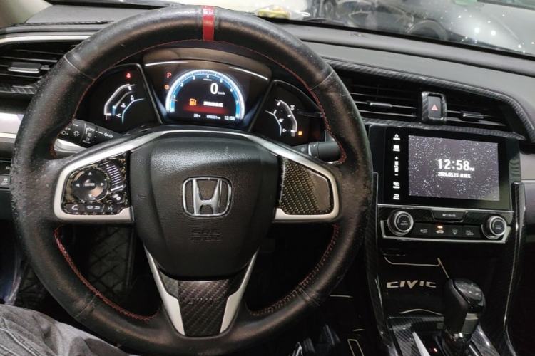 Used Honda Civic 2016 220TURBO CVT Luxury Edition Center Console