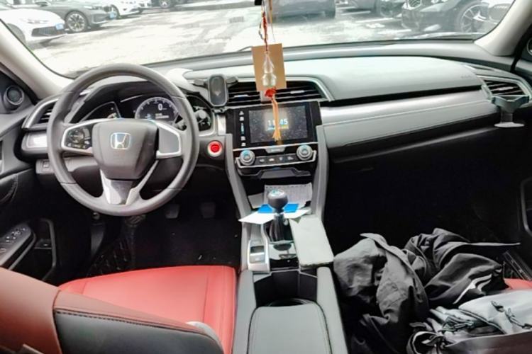 Used Honda Civic 2016 220TURBO Manual Luxury Edition Center Console