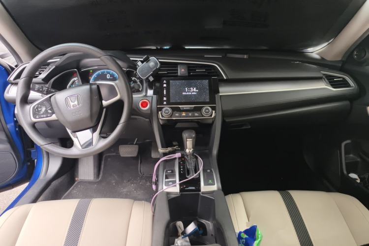 Used Honda Civic 2016 220TURBO CVT Luxury Edition Center Console