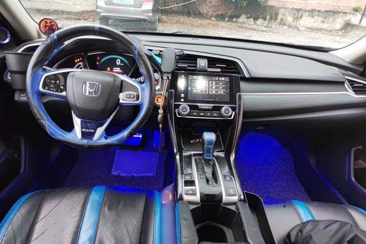 Used Honda Civic 2016 220TURBO CVT Luxury Edition Center Console