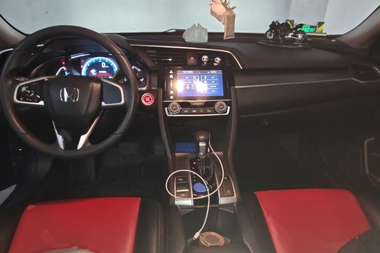 Used Honda Civic 2016 220TURBO CVT Luxury Edition Center Console