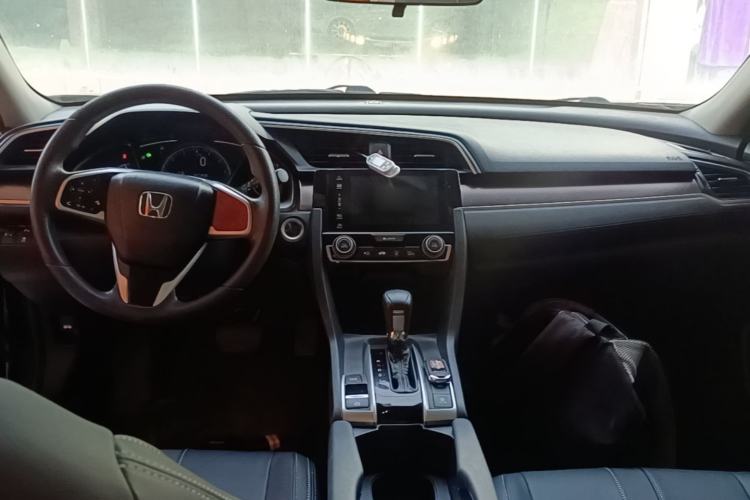 Used Honda Civic 2016 220TURBO CVT Luxury Edition Center Console