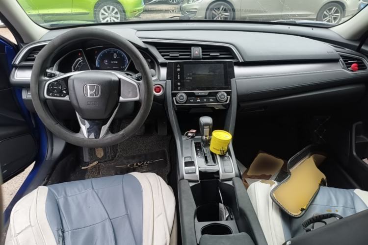 Used Honda Civic 2016 220TURBO CVT Luxury Edition Center Console